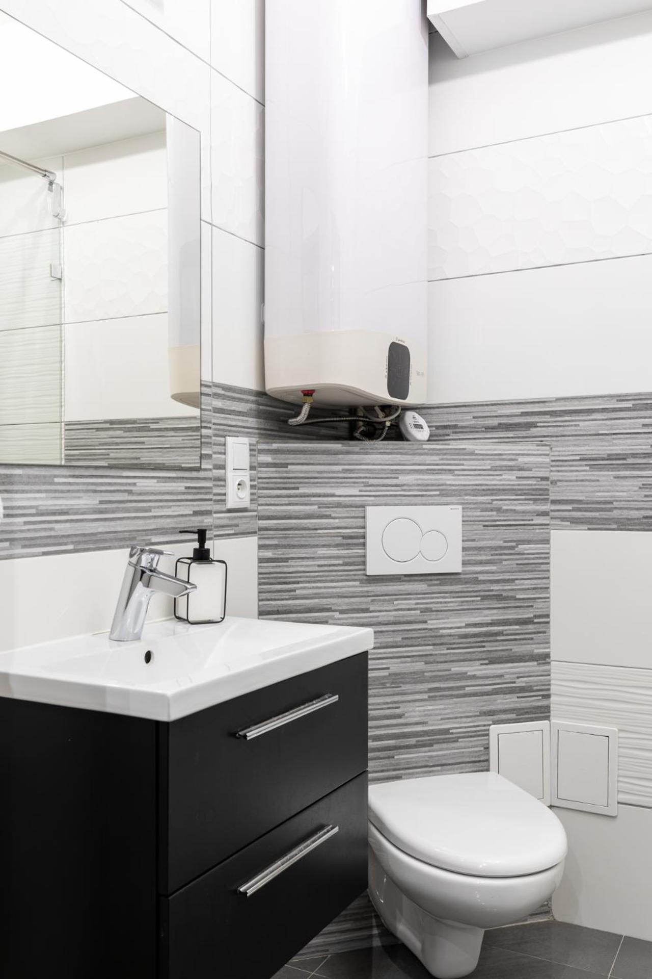 Zrodlowa Central Apartment: Ground Floor with Parking Kielce Exterior photo